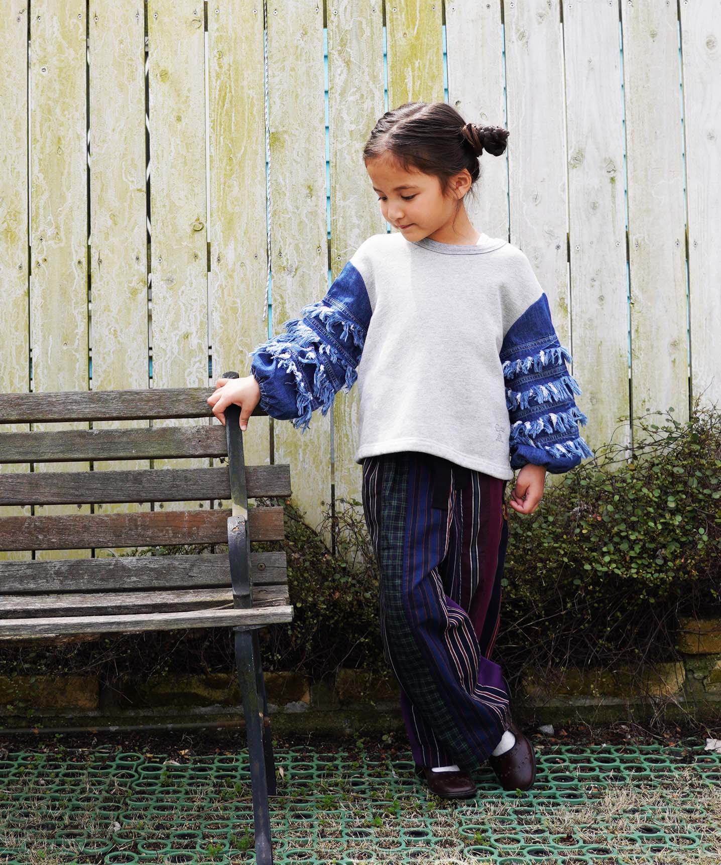 Vitage Pile Ruffled Sleeve Sweatshirt