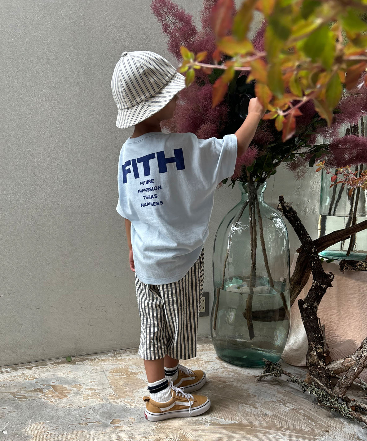 Relaxing Back Logo Tee
