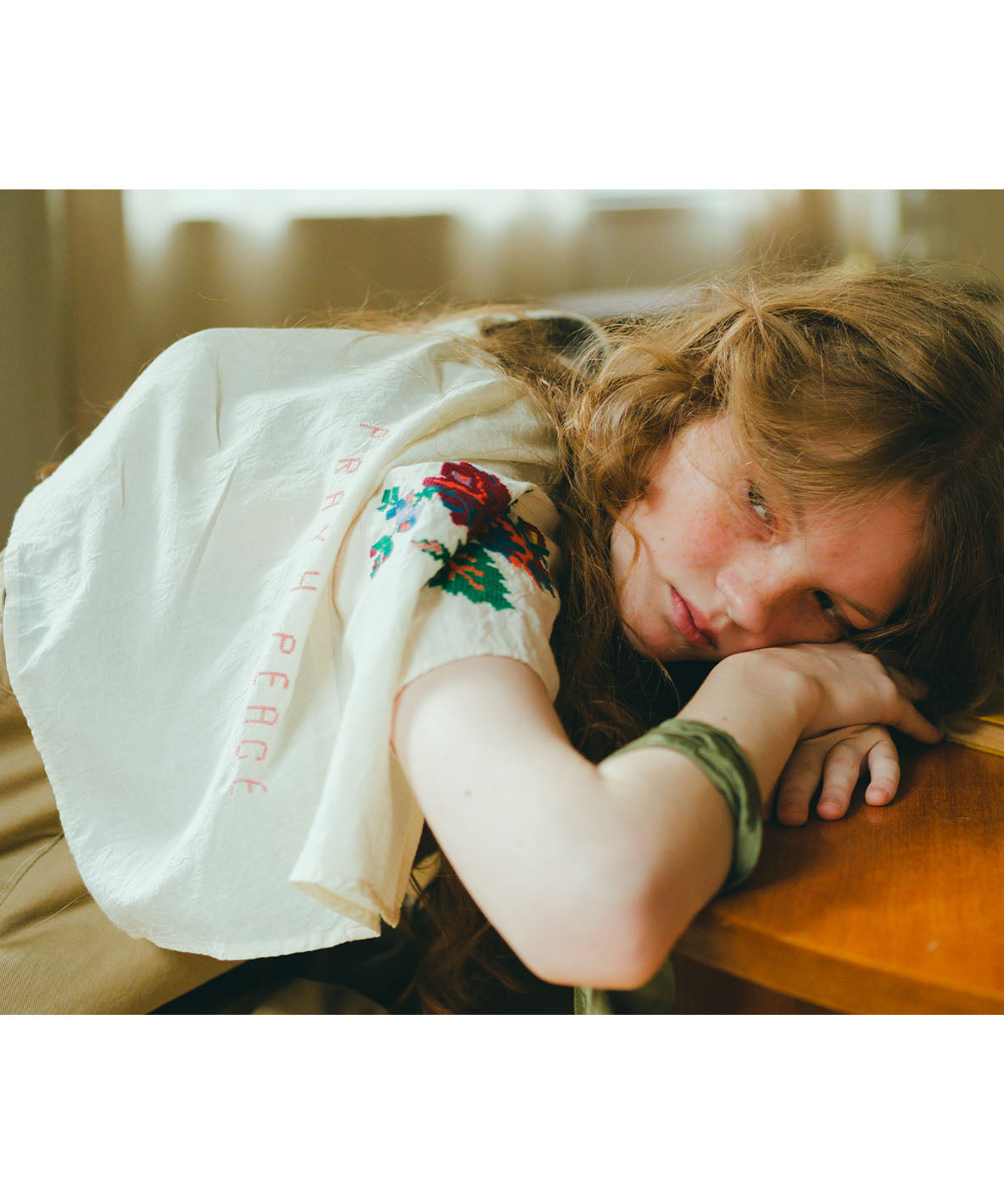 Colorful Collar Sleeveless Tee