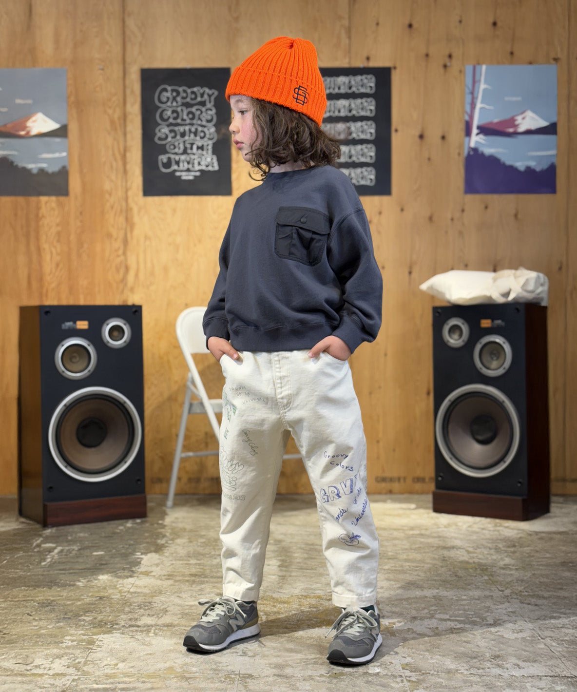 GROOVY Pocket Sweatshirt