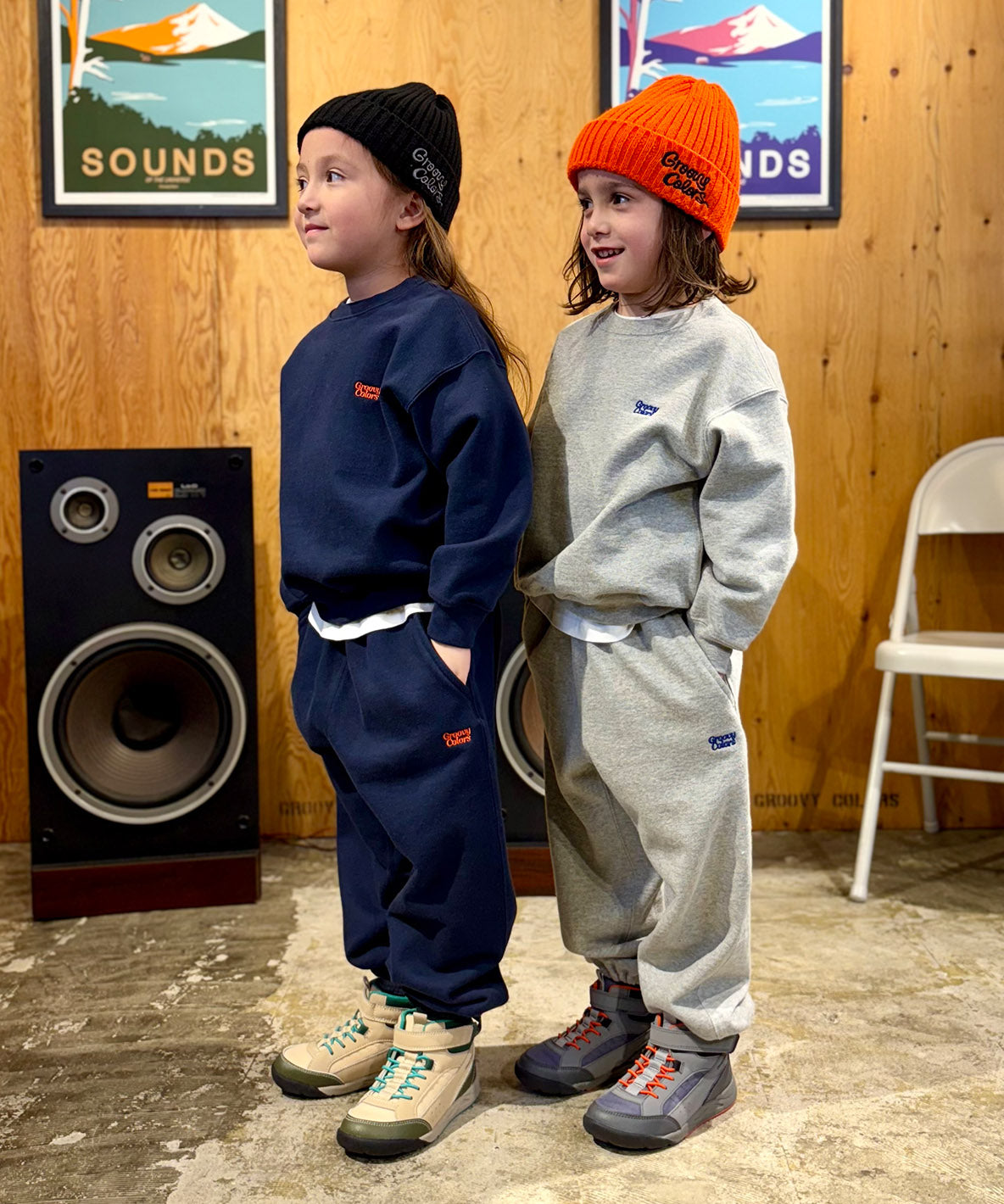 GROOVY COLORS Sweatshirt